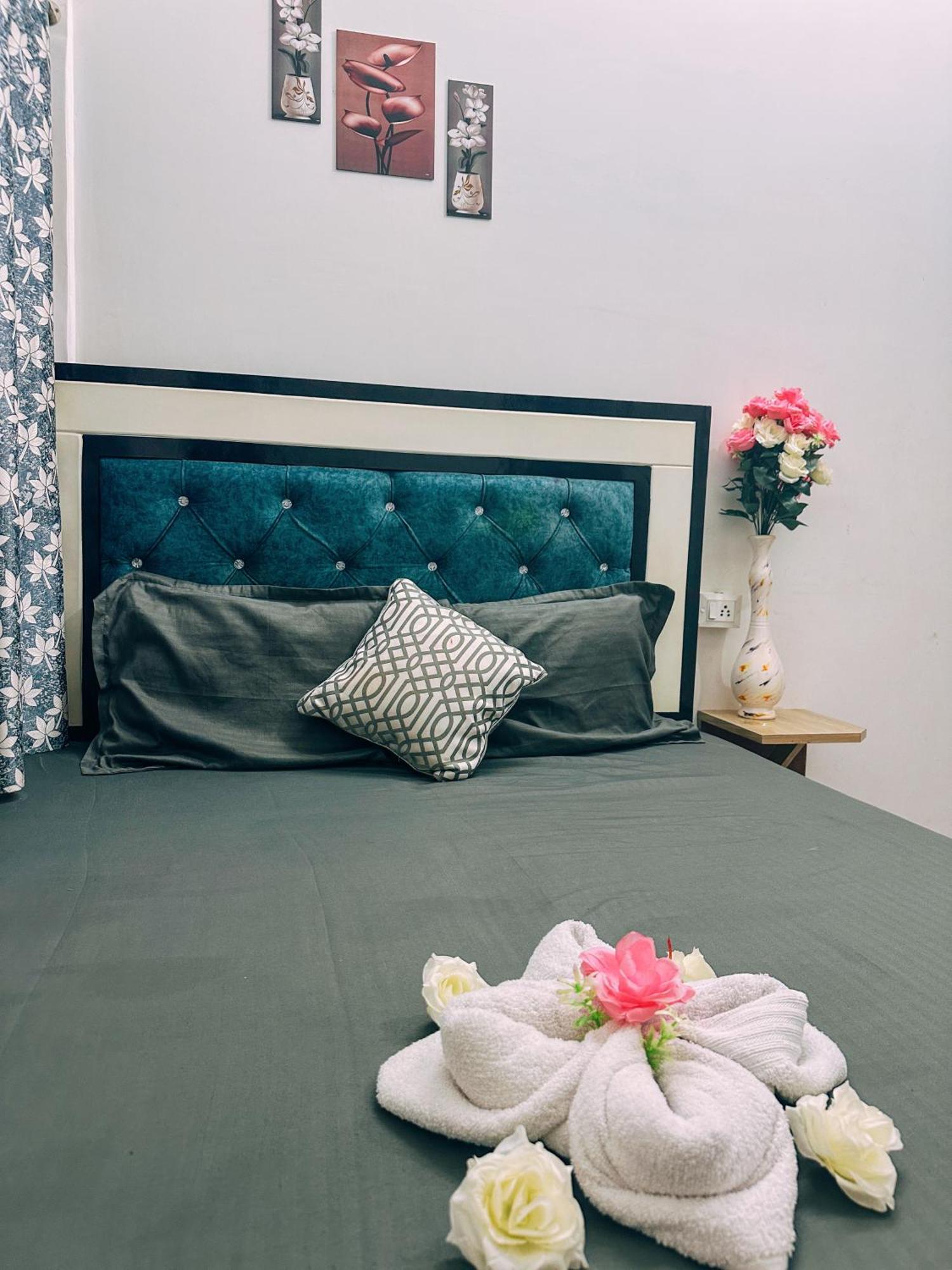 Shree K.B Guest House Benares Buitenkant foto