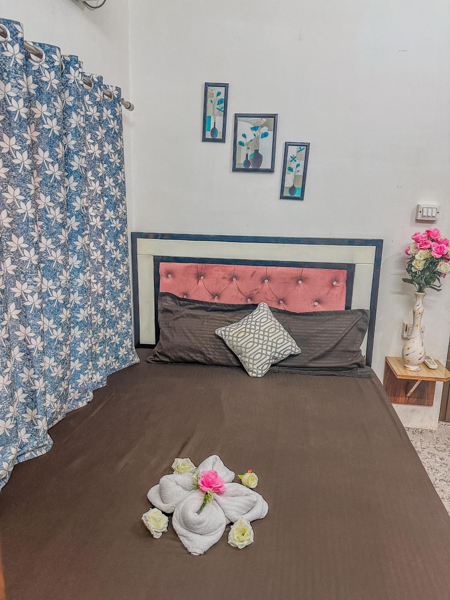 Shree K.B Guest House Benares Buitenkant foto